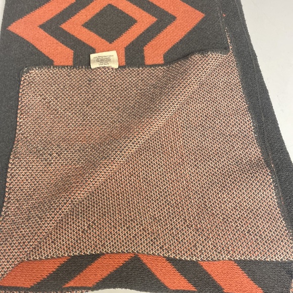 In 2 Green Recycled Blanket Throw Salmon Gray 65” by 48” - Picture 4 of 17